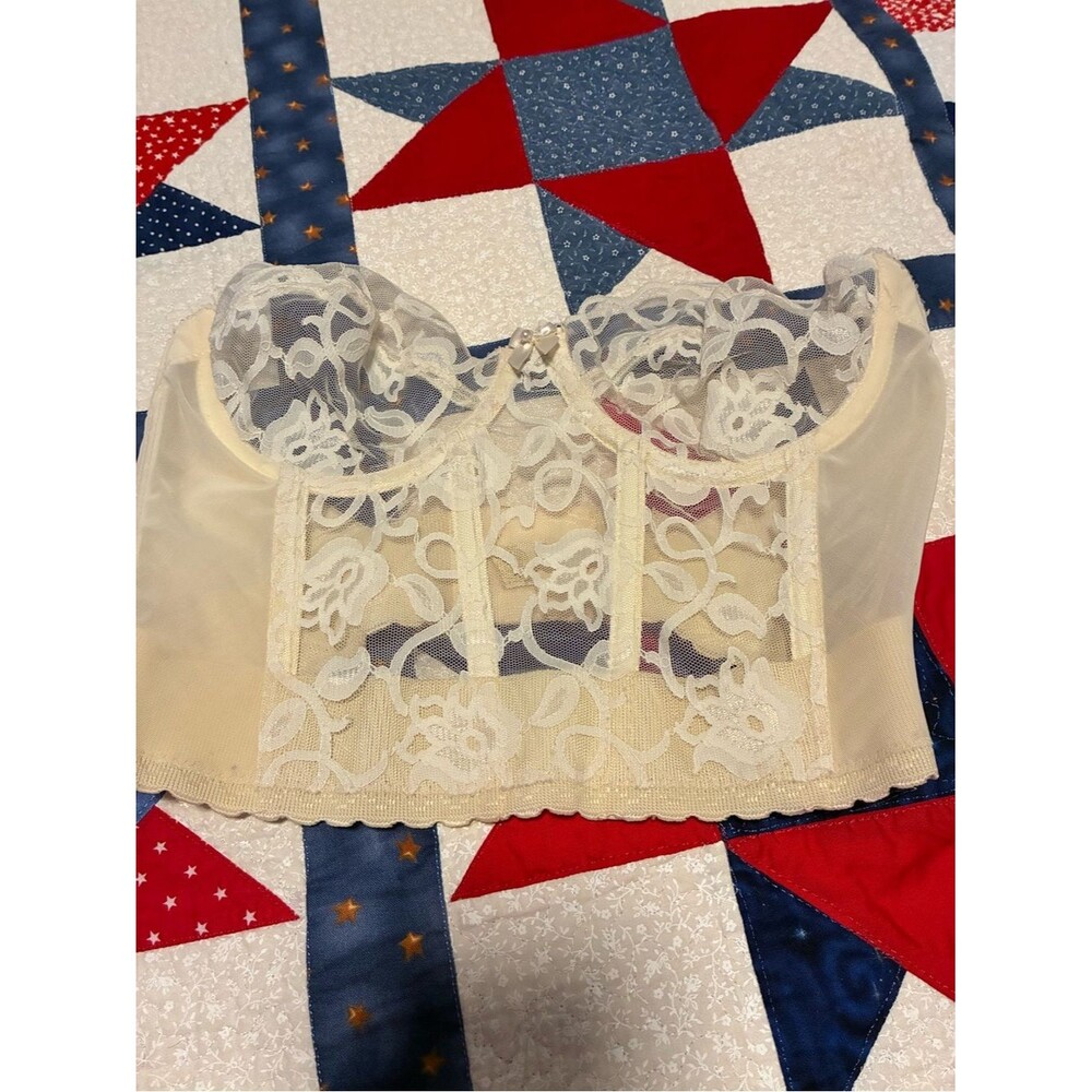 Vintage 1980’s Victoria's Secret Cream Lace Bustier Bra (# E-39)